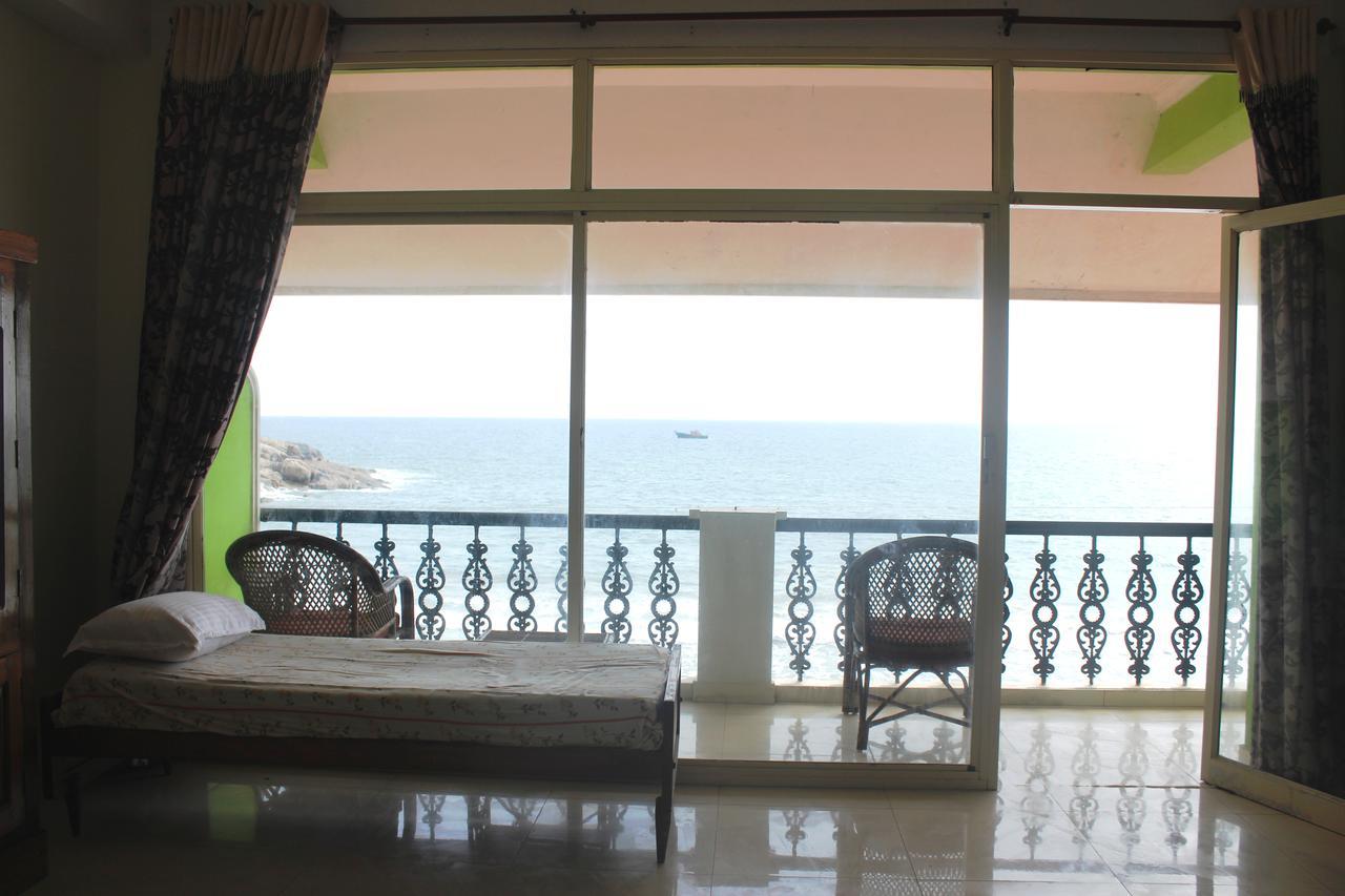 Adam Beach Resort コーバラム エクステリア 写真